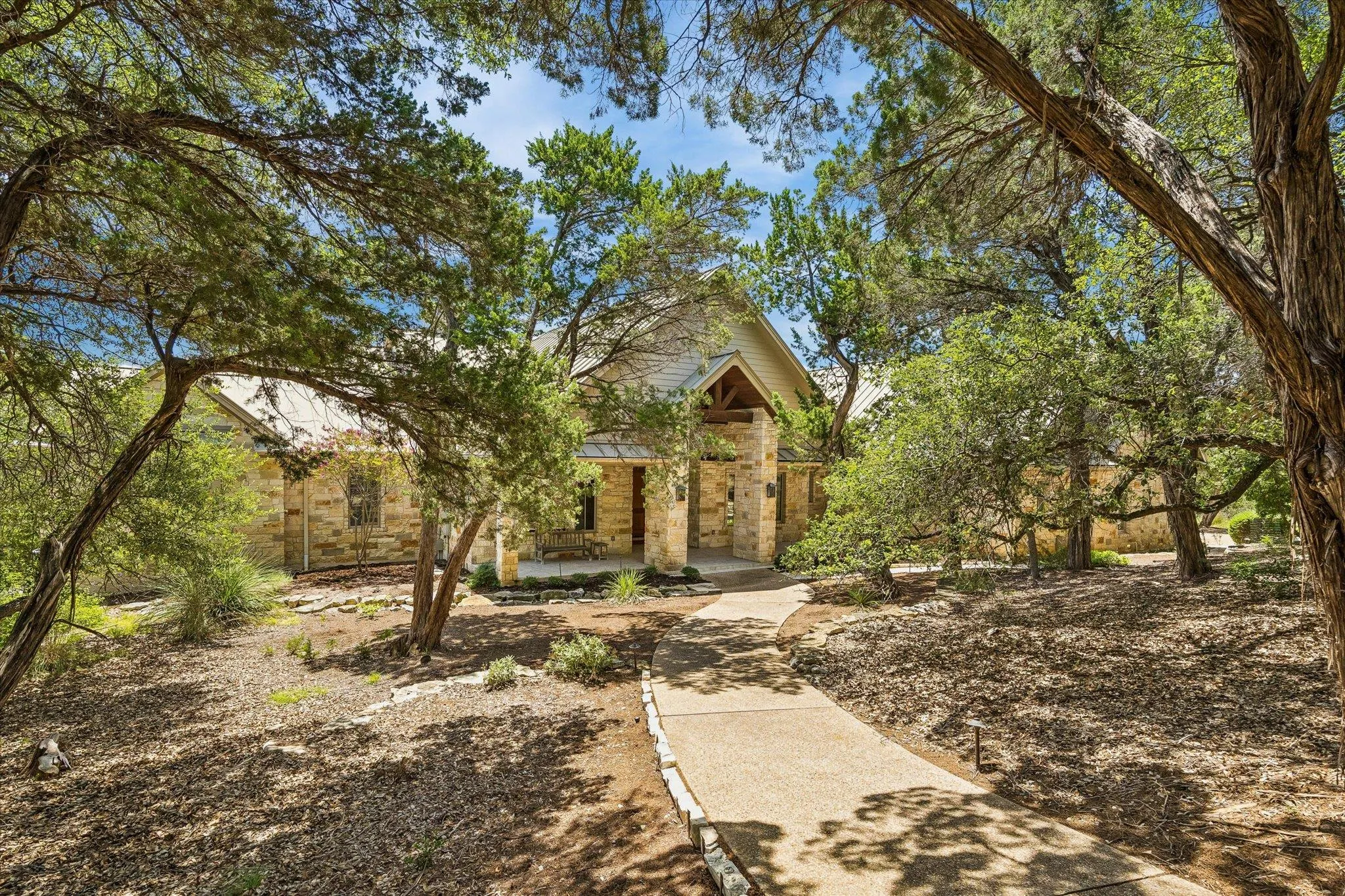 Photo of 19586 SANDCASTLE DR, Spicewood, TX, 78669