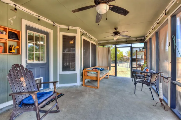 101 Pruddy Oaks Rd, Liberty Hill, Texas 78642