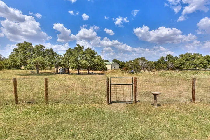 101 Pruddy Oaks Rd, Liberty Hill, Texas 78642