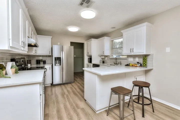 Pristine updated kitchen