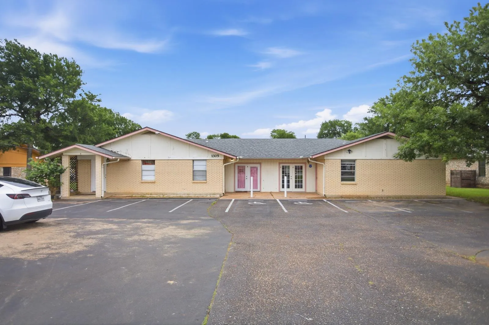 Photo of 1305 S MAYS ST #C&D, Round Rock, TX, 78664