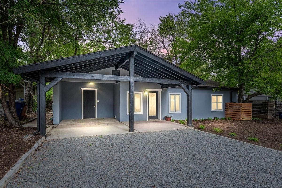 Photo of 2006 DE VERNE ST, Austin, 78704
