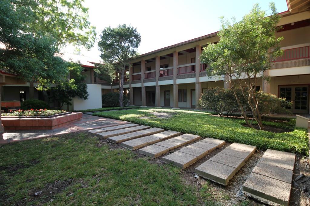 Photo of 12325 HYMEADOW BDG 2 DR #201, Austin, TX, 78750