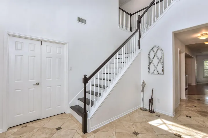 Now, let's go upstairs to relax at the end of your day...