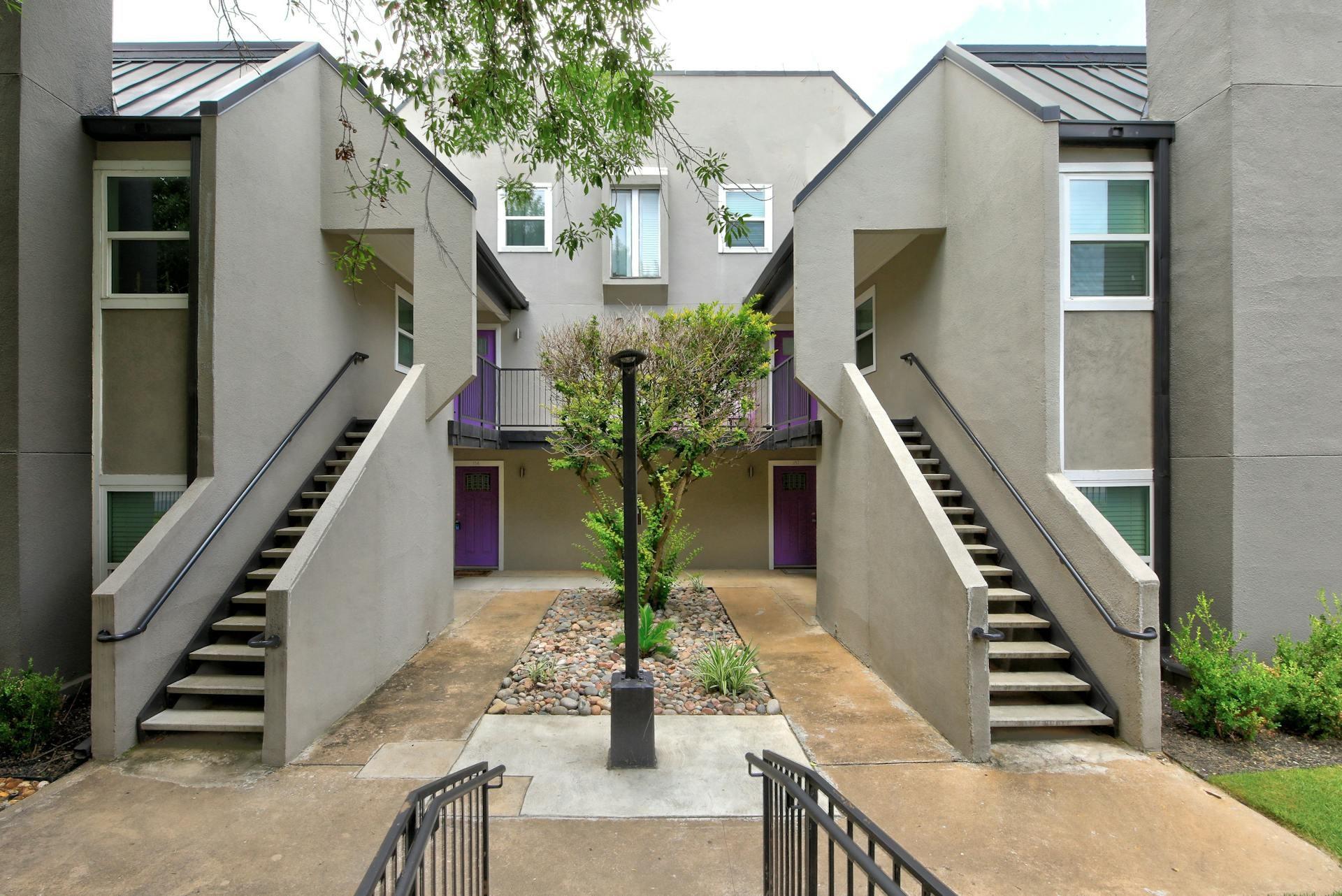 Photo 4 of 935 LA POSADA DR #212