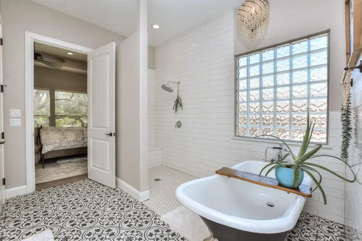 225 Gabriel Vis W, Georgetown, Texas 78633