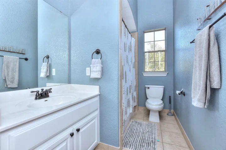 Bathroom 1 Upstairs 