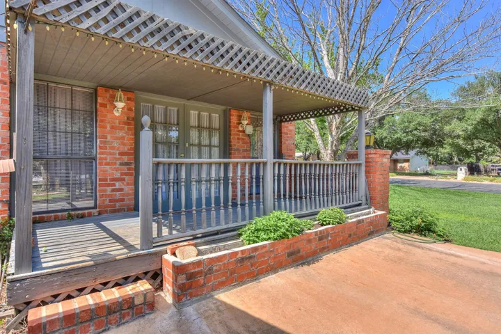 101 Candlelight Cir, Georgetown, Texas 78628