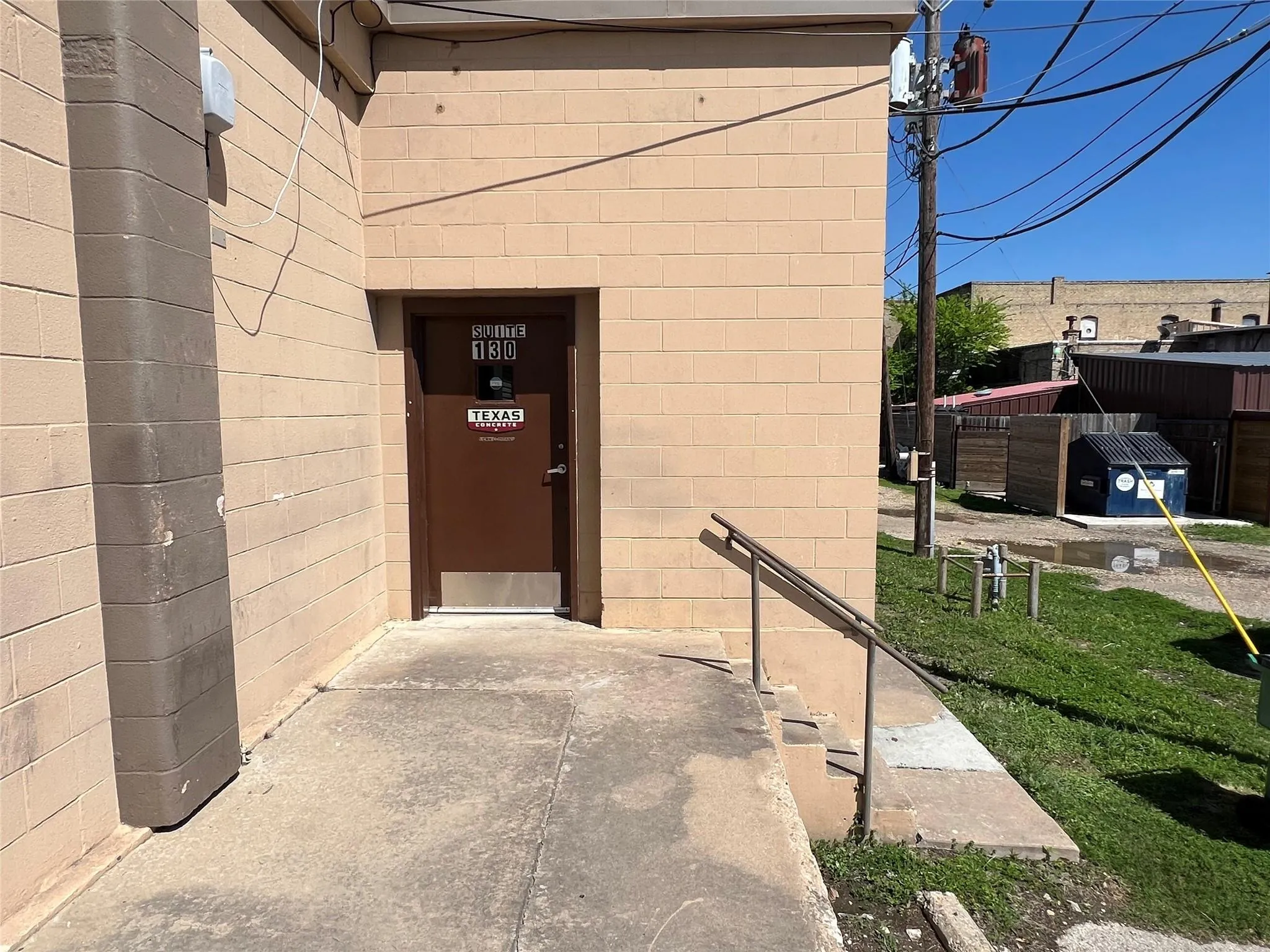 Photo of 211 W 3RD ST #130, Taylor, TX, 76574
