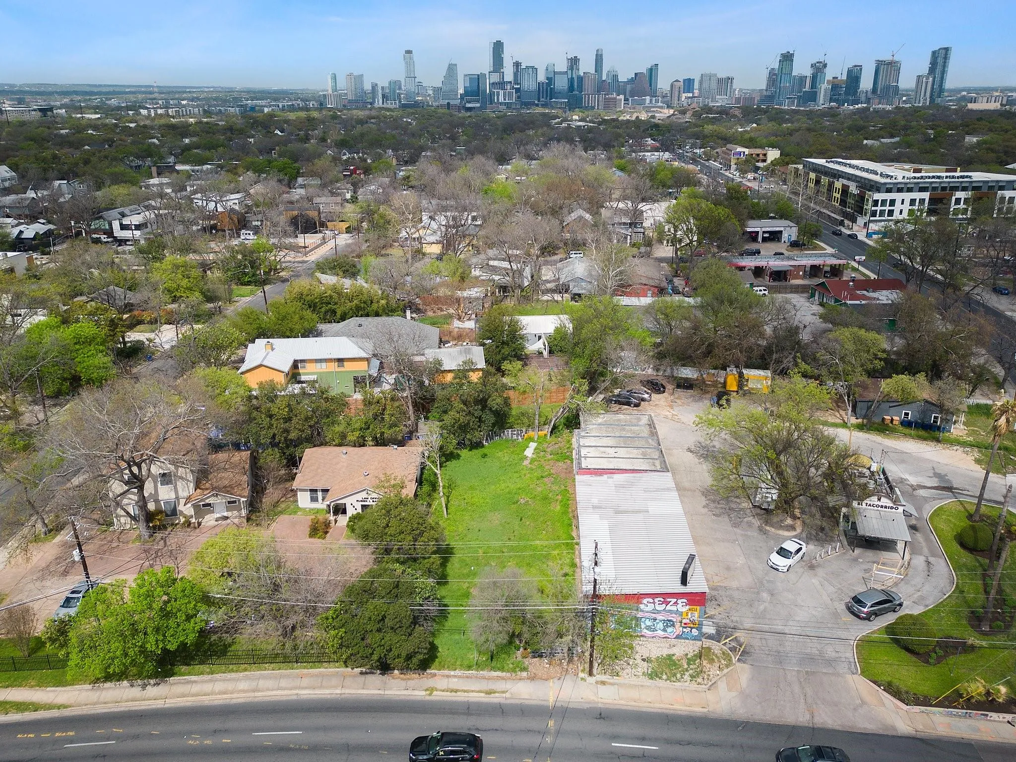 Photo 5 of 604 W OLTORF ST