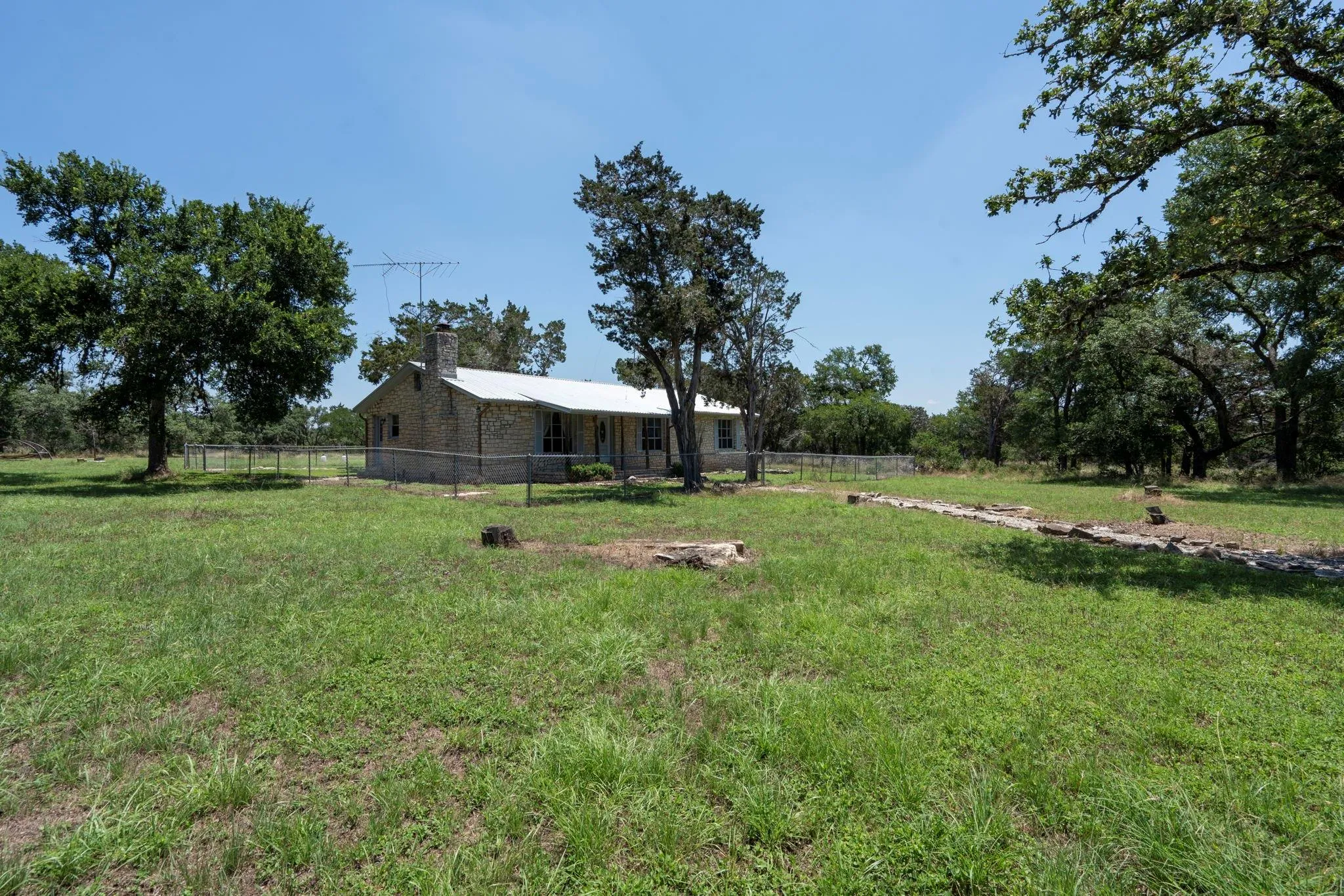 Photo 3 of 801 BILLIE BROOKS LN