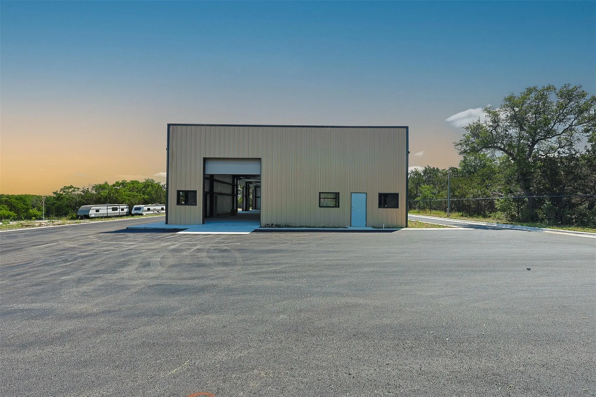 Photo 3 of 3364 N BAGDAD RD