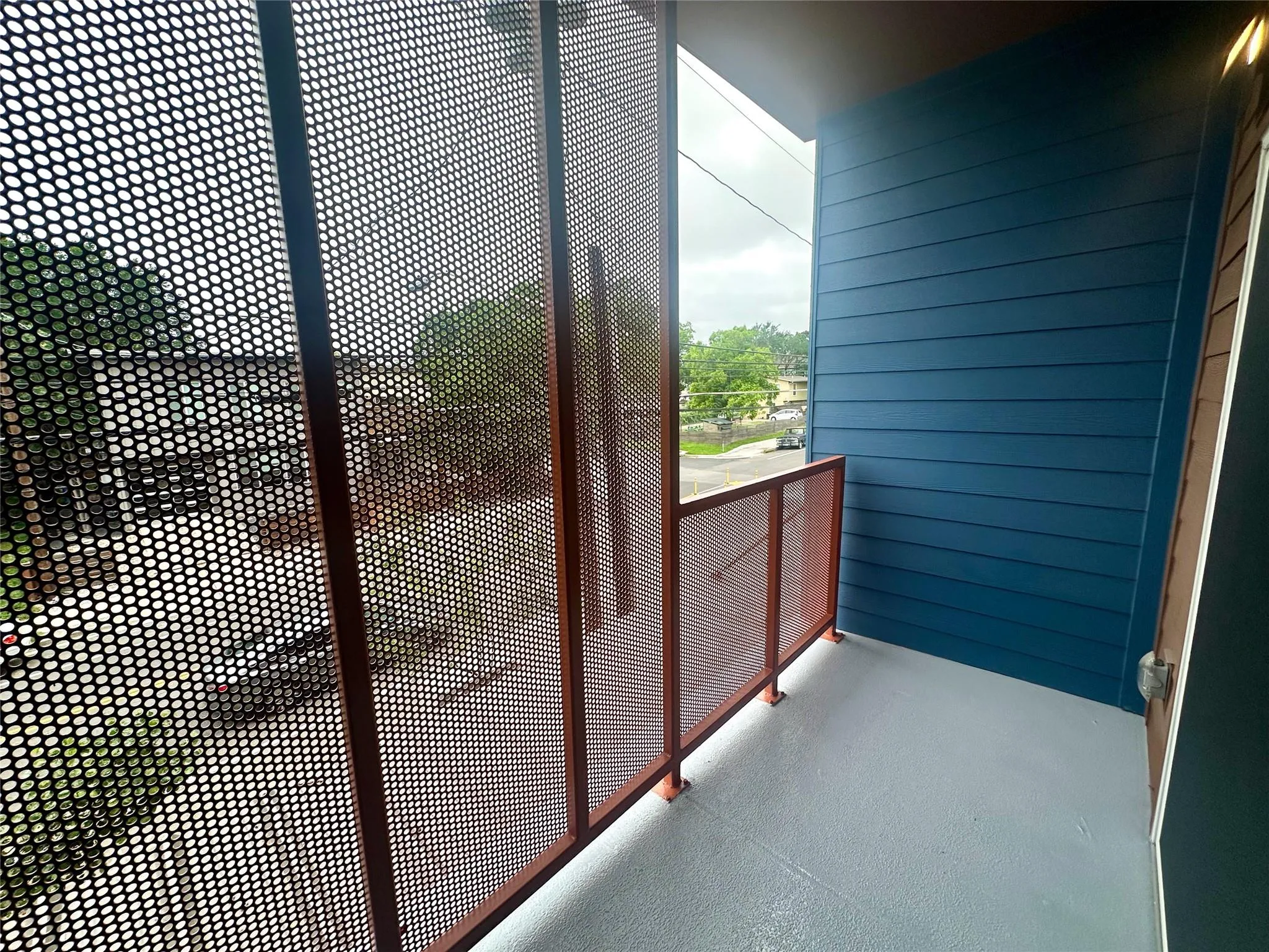 Photo 5 of 1309 CHICON ST #202