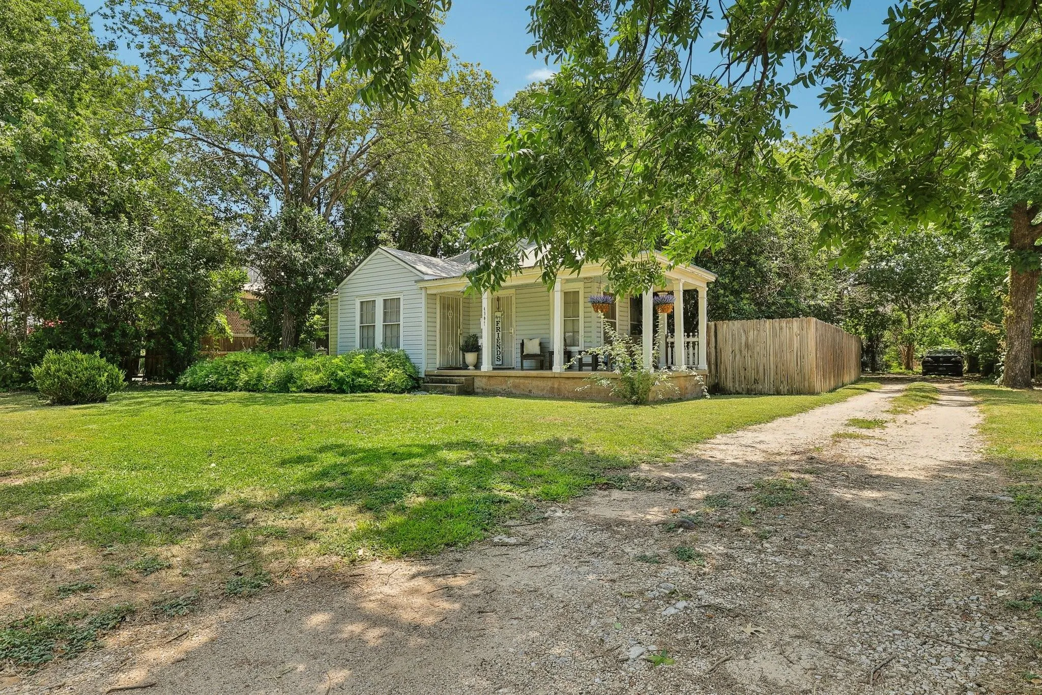 Photo 3 of 4907 HARMON AVE