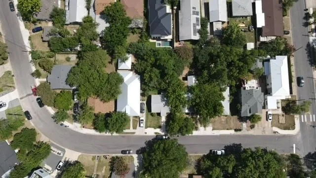 Photo 2 of 3009 E 18TH 1/2 ST