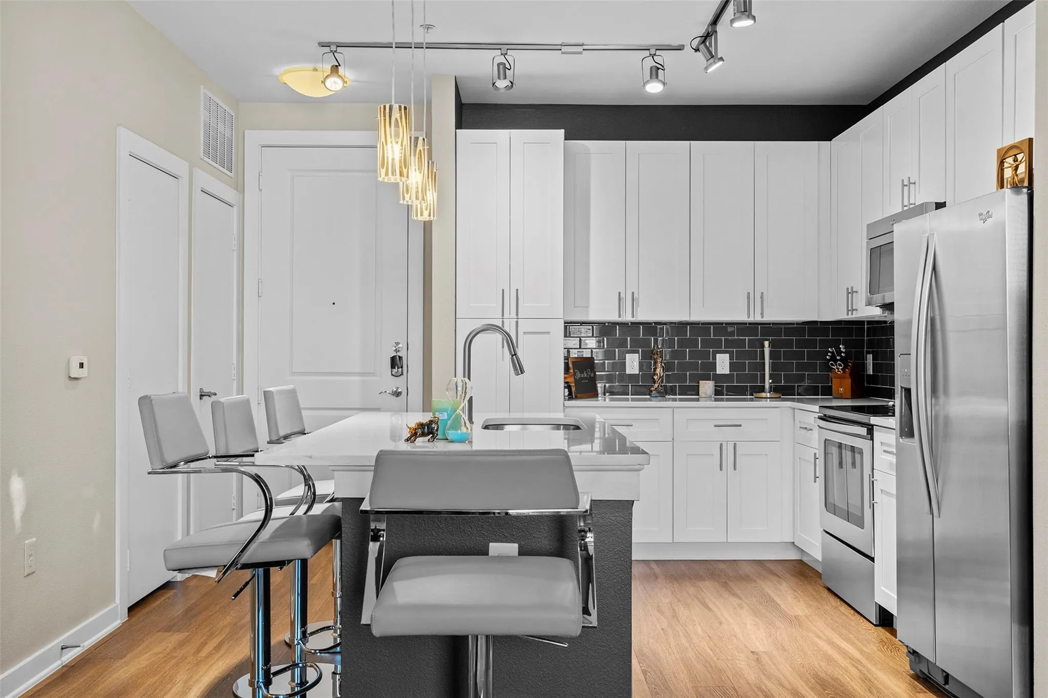 Photo 3 of 1900 BARTON SPRINGS RD #5027