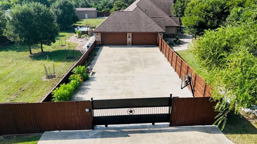 201 County Road 262 Rd, Georgetown, Texas 78633