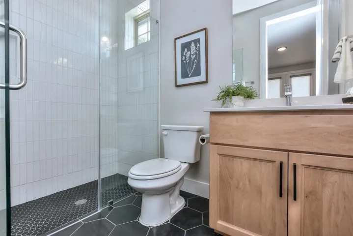Full Bathroom in the Cabana...