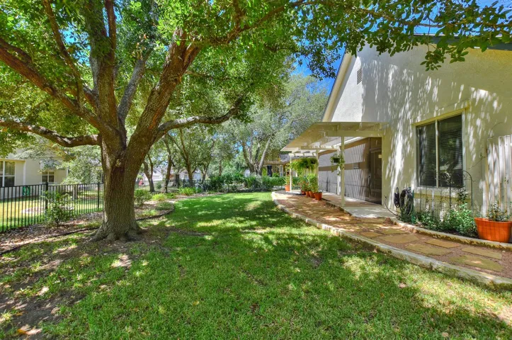 103 Whispering Wind Dr, Georgetown, Texas 78633