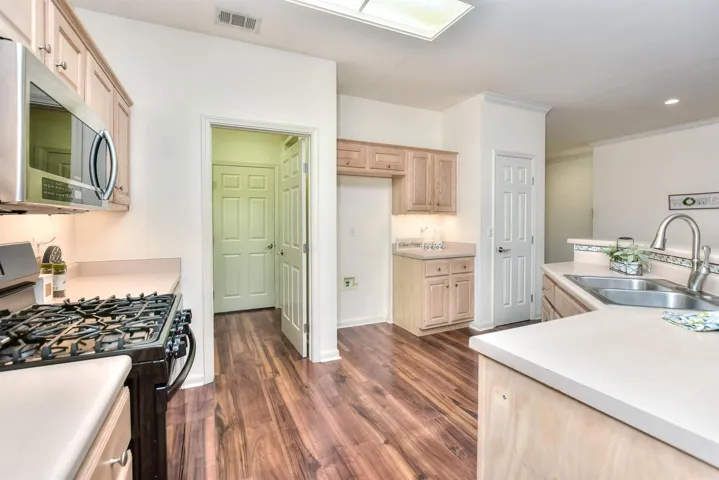 103 Whispering Wind Dr, Georgetown, Texas 78633