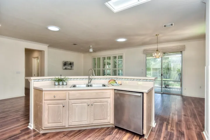 103 Whispering Wind Dr, Georgetown, Texas 78633