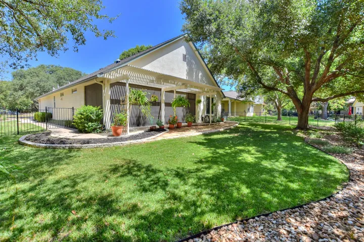 103 Whispering Wind Dr, Georgetown, Texas 78633