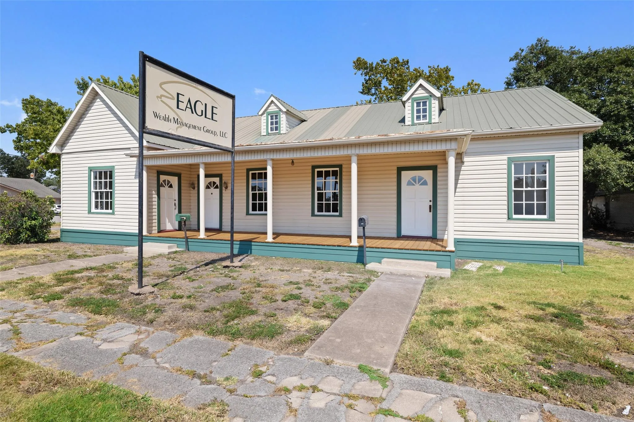 Photo of 620 N MAIN ST, Taylor, TX, 76574