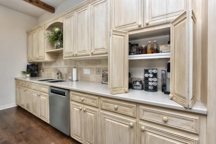Kitchen/Coffee Bar