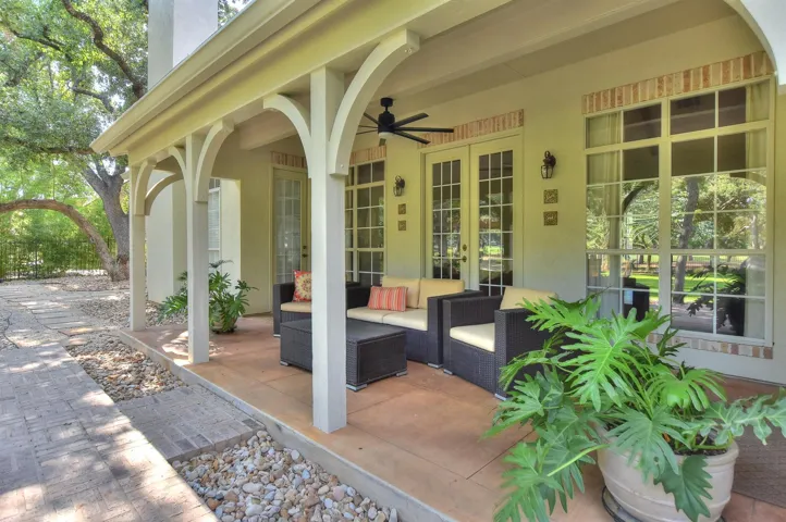 Oversized back patio 