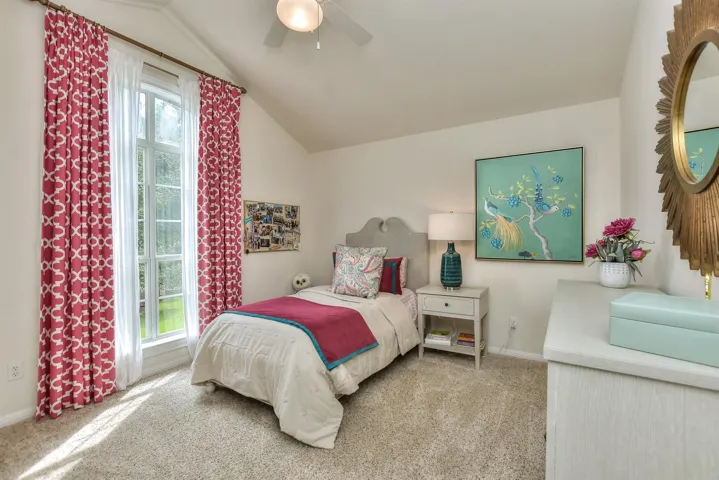 Upstairs Bedroom 2