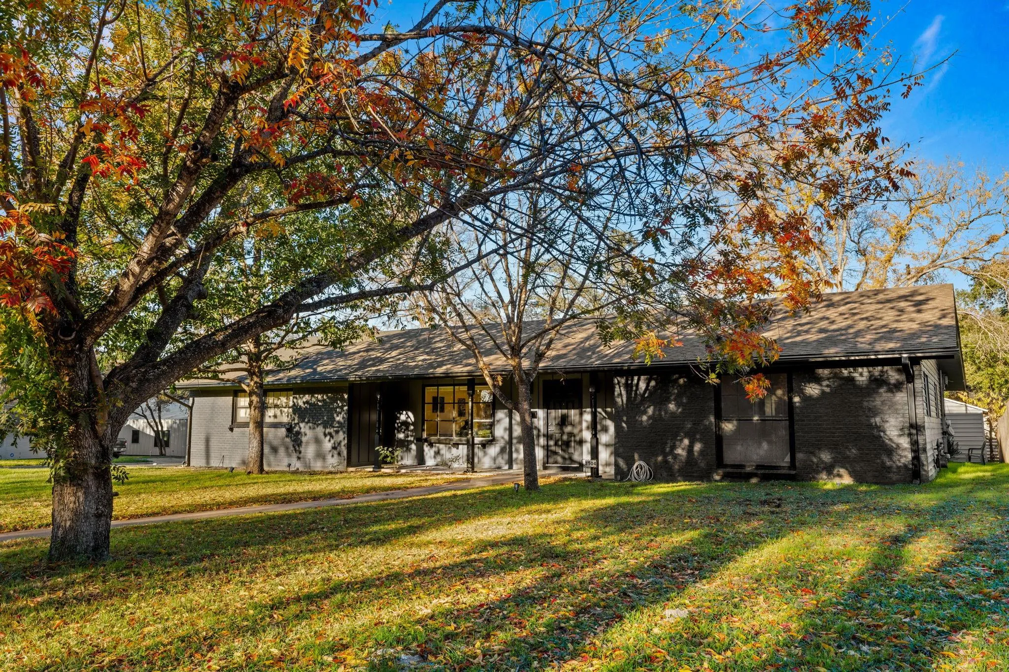 Photo 2 of 2504 WILDGROVE DR
