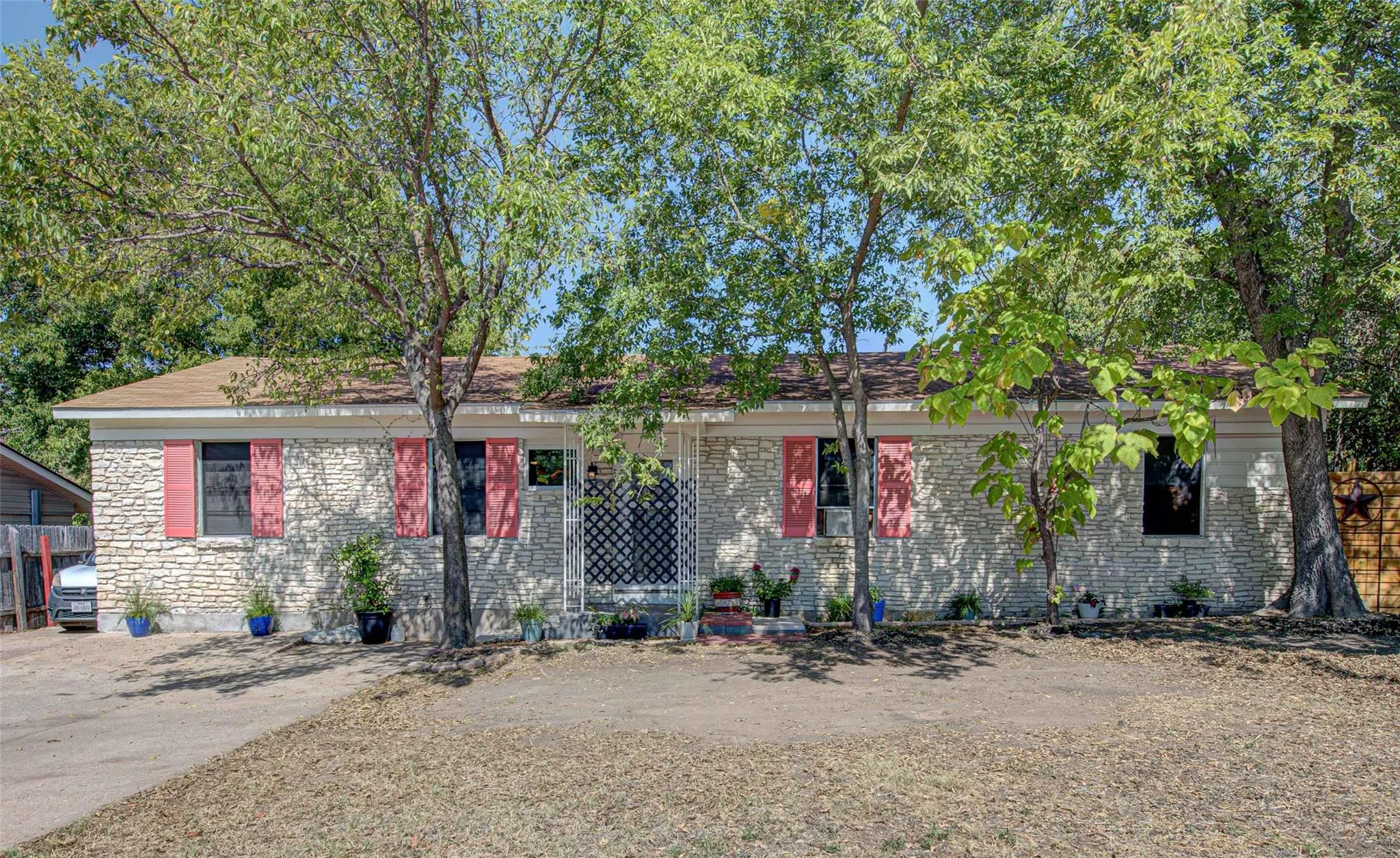 Photo of 110 W SAINT JOHNS AVE, Austin, TX, 78752