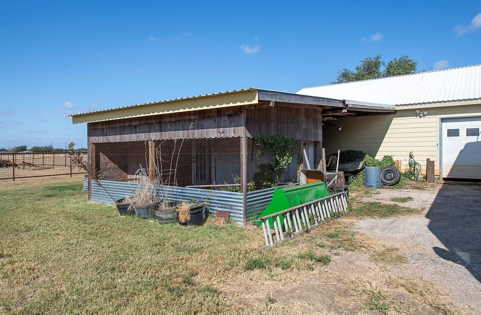 Photo 5 of 1833 COUNTY ROAD 305 NONE