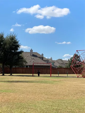 Somerset pocket park is right around the corner!