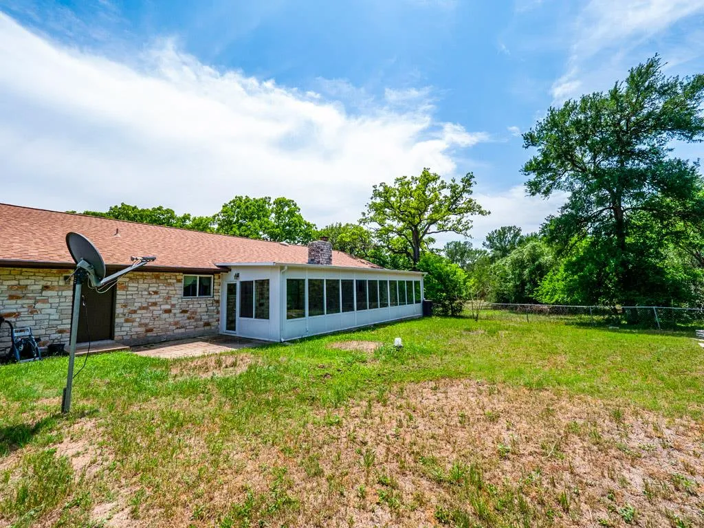Photo of 298 JENKINS RD, Cedar Creek, TX, 78612