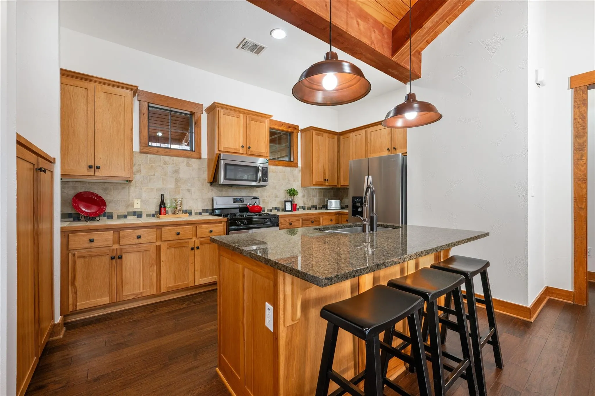 Photo 5 of 18616 RIVERCHASE DR