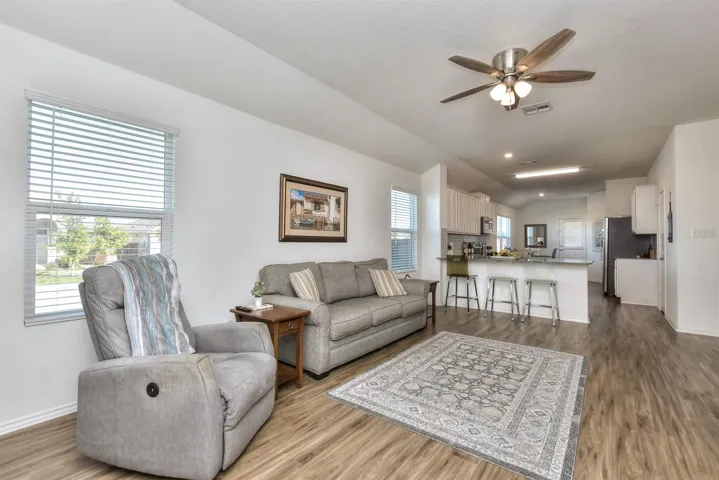 101 Guardian Angel Ct, Jarrell, Texas 76537