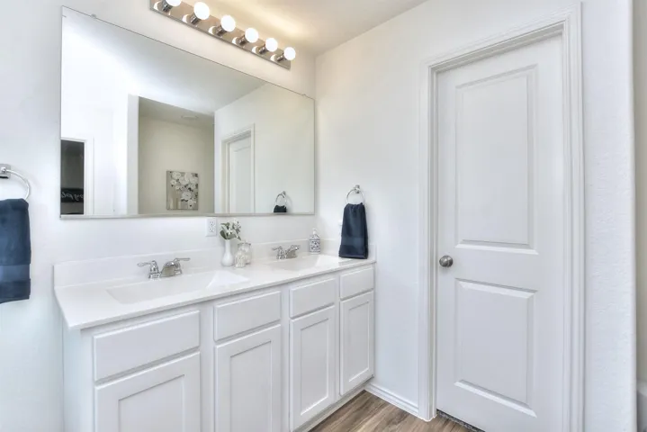 101 Guardian Angel Ct, Jarrell, Texas 76537