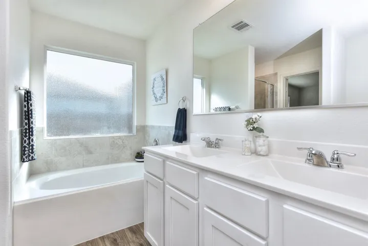 101 Guardian Angel Ct, Jarrell, Texas 76537