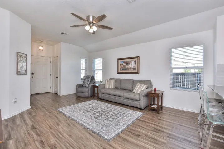 101 Guardian Angel Ct, Jarrell, Texas 76537