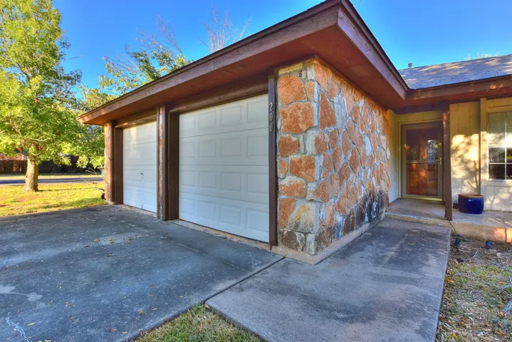 200 Pin Oak Dr, Georgetown, Texas 78628
