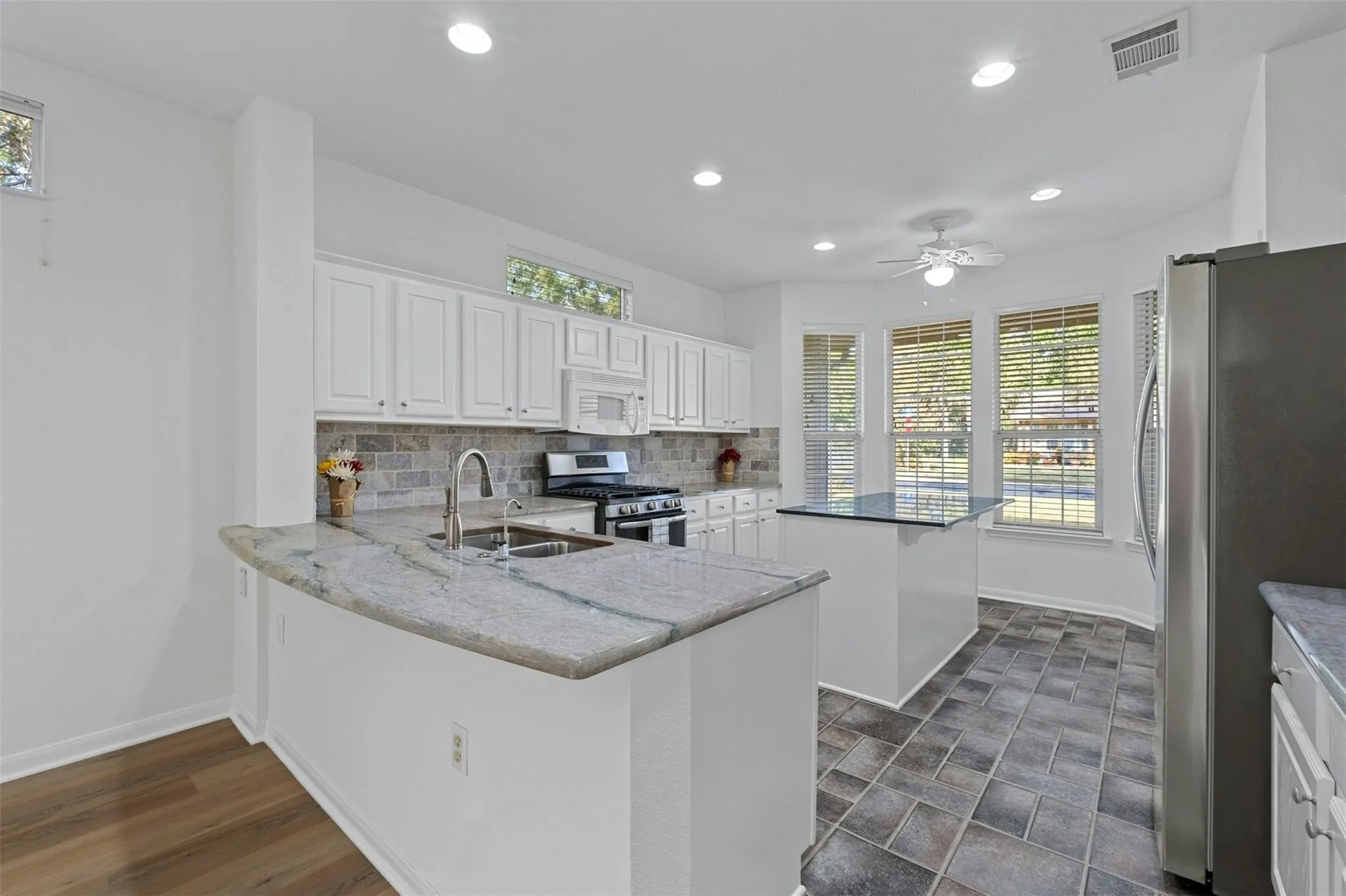 Photo of 101 BUTTERCUP TRL, Georgetown, TX, 78633