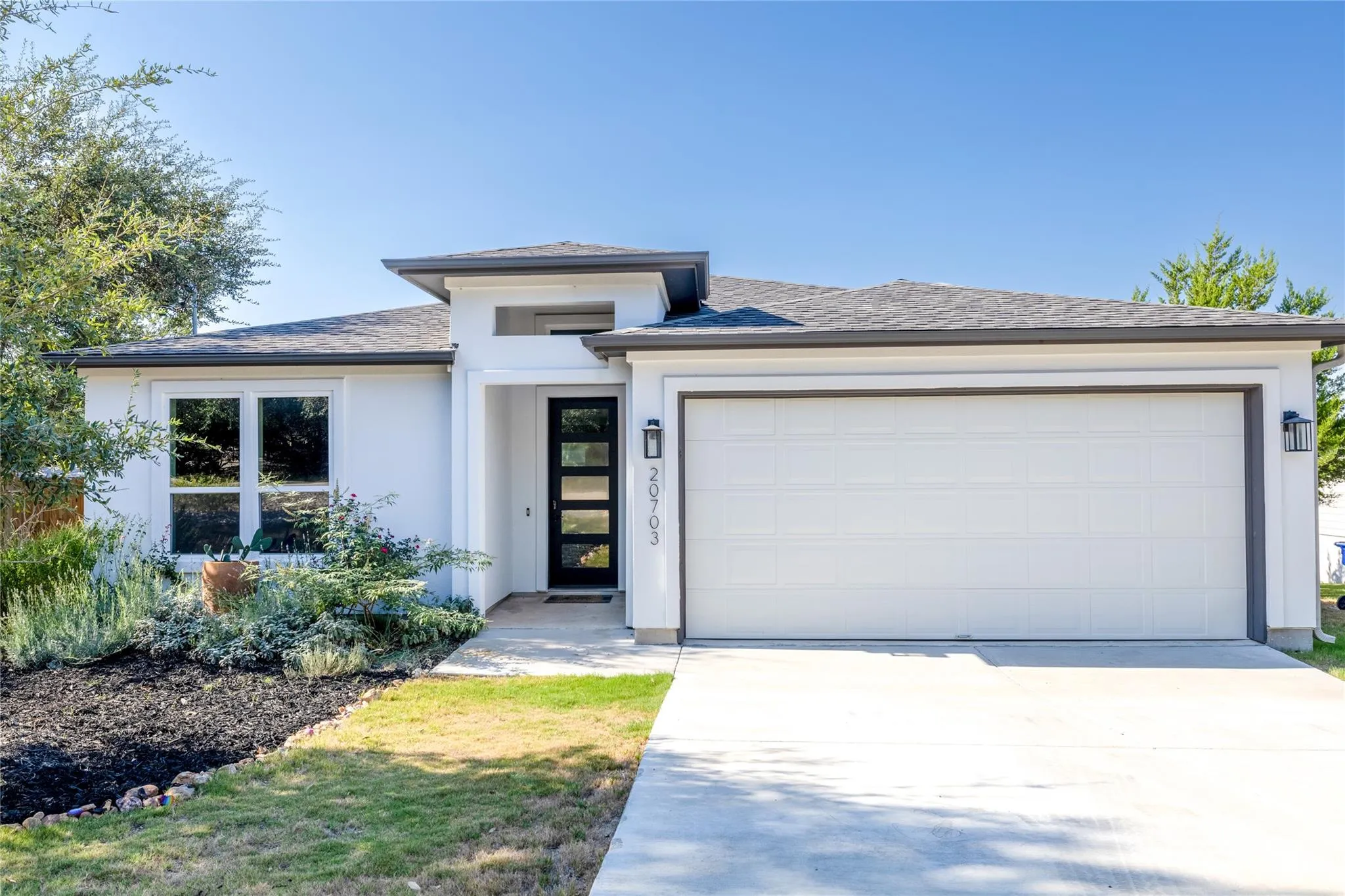 Photo of 20703 BONANZA ST, Lago Vista, TX, 78645