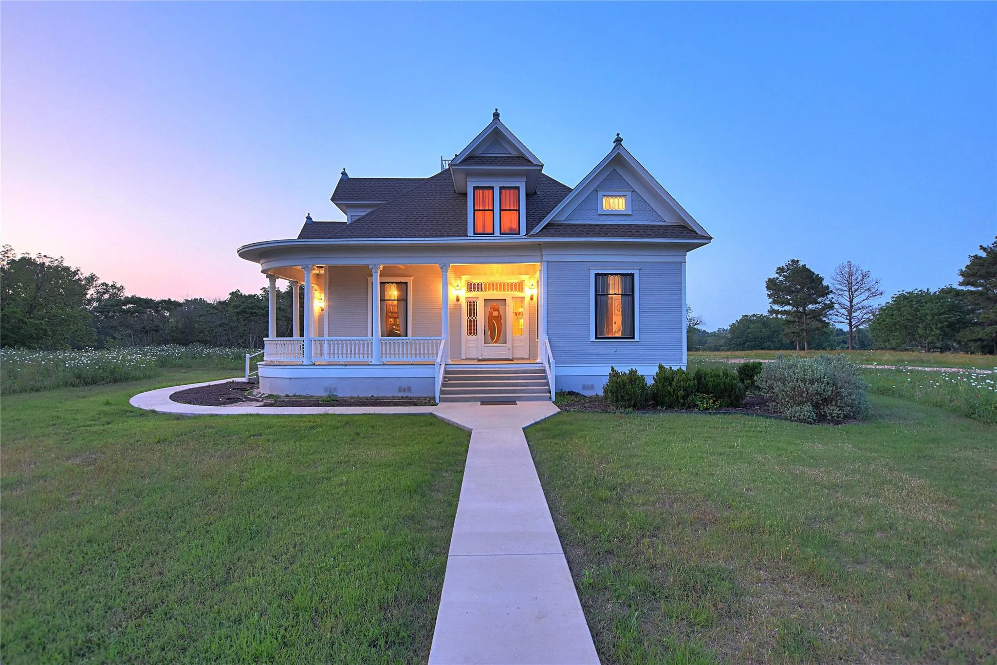 Photo of 807 COLORADO DR, Smithville, TX, 78957