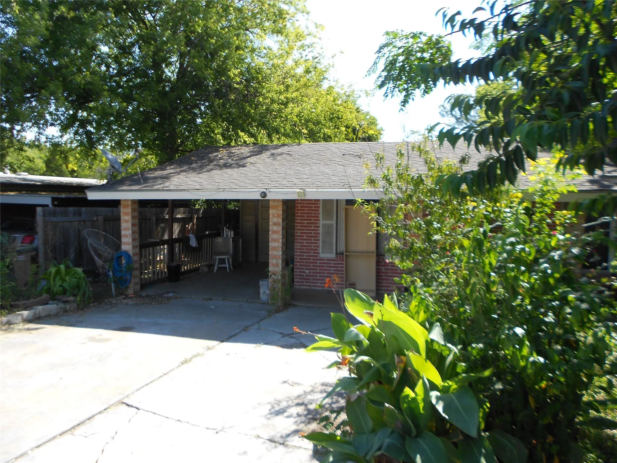 Photo 2 of 1423 BERENE AVE