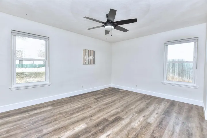 101 Steeplechase Ln, Jarrell, Texas 76537