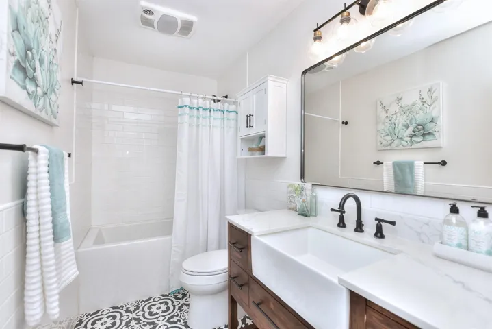 Guest Bathroom; Fully Remodeled; Deep soaking tub