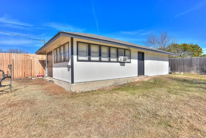 842 sq feet Workshop with electricity;  So many options and ideas
