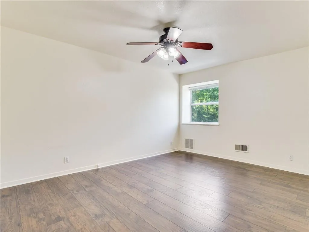 Photo 5 of 2804 WESTHILL DR