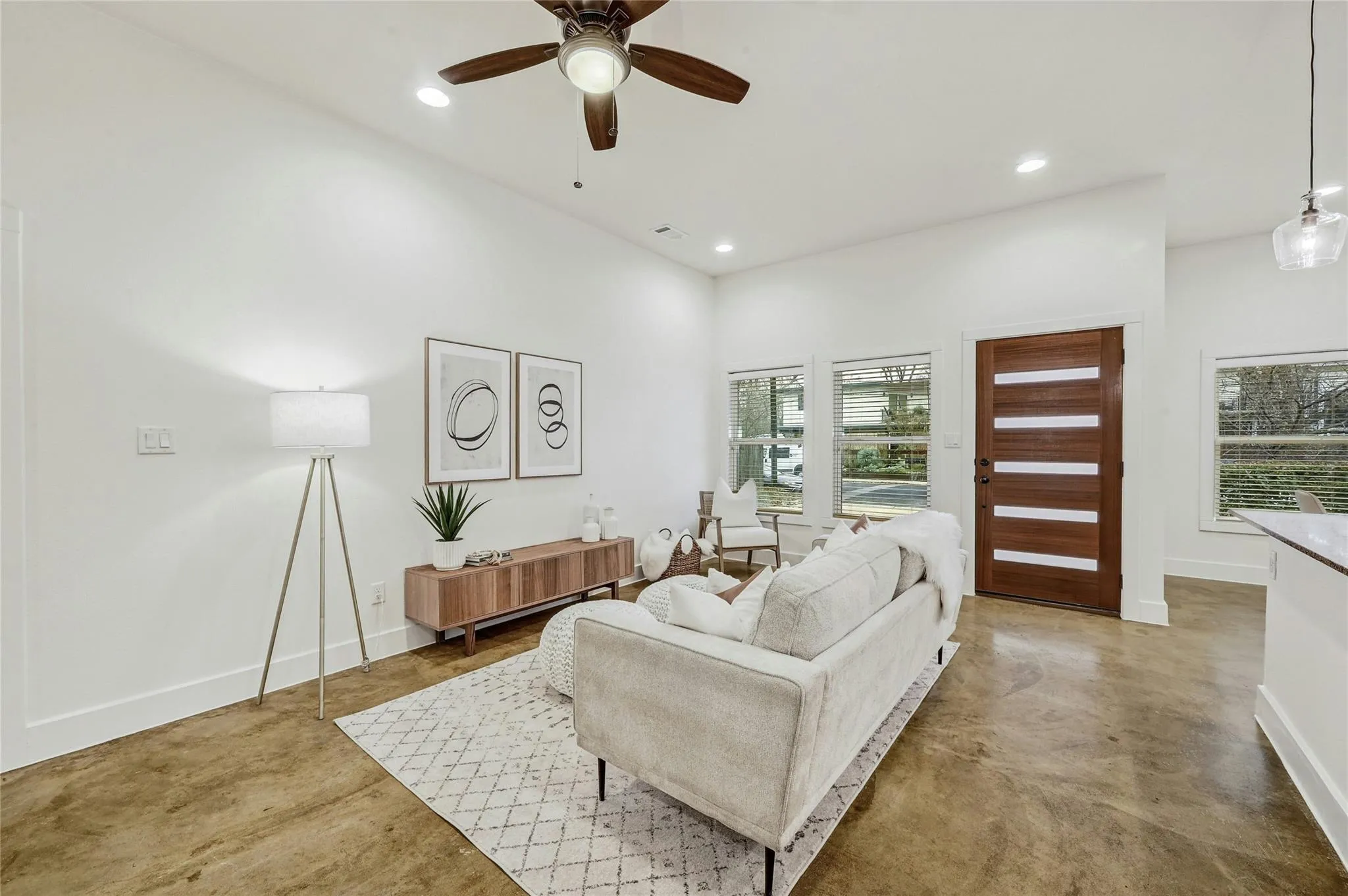 Photo 4 of 2913 GOVALLE AVE #A